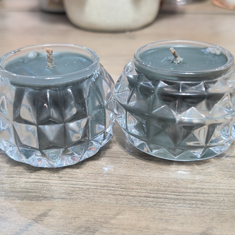 2 Beautiful Crystal Green Mocha Fragranced Soy Wax Candles .